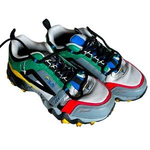 Boys size 4 Fila’s